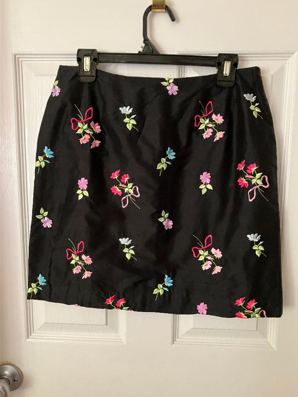 VTG 1990-2000s Lilly Pulitzer Mini Skirt Black SIlk Floral Embroidered Sz 10